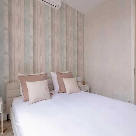 Beautiful Duplex Heart Of Apartment Paris