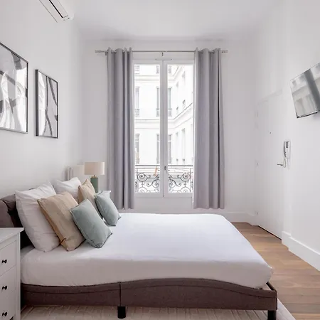 Beautiful Duplex Heart Of Paris